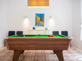Villa Red Rose- Off the beach Sliema Town House with Billiards!